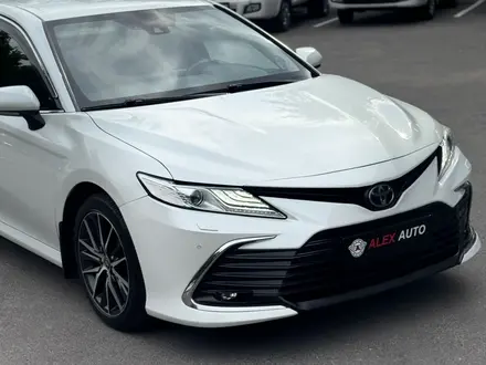 Toyota Camry 2021 года за 15 300 000 тг. в Шымкент – фото 3