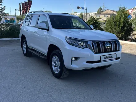 Toyota Land Cruiser Prado 2021 года за 27 800 000 тг. в Актобе – фото 2