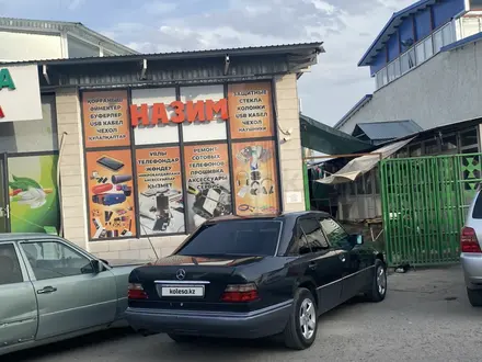 Mercedes-Benz E 220 1994 года за 2 450 000 тг. в Шу – фото 2