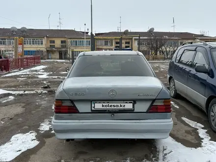 Mercedes-Benz E 260 1988 года за 1 250 000 тг. в Конаев (Капшагай) – фото 4