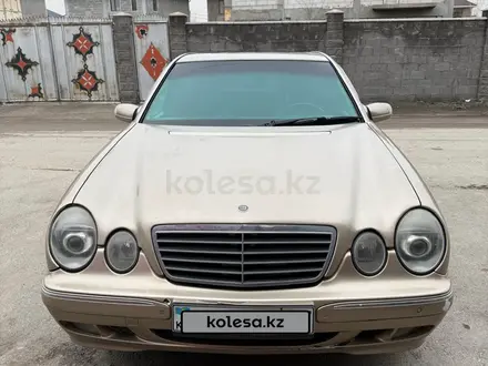 Mercedes-Benz E 320 2000 года за 3 200 000 тг. в Алматы – фото 7
