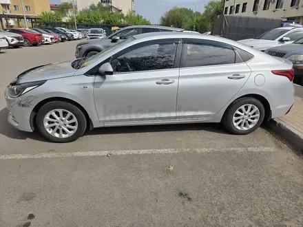 Hyundai Accent 2019 года за 6 550 000 тг. в Астана – фото 2