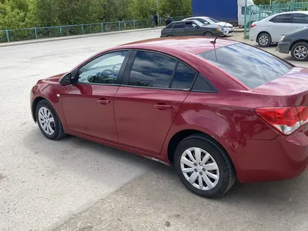 Chevrolet Cruze 2011 года за 2 650 000 тг. в Актобе – фото 2