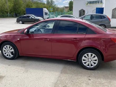 Chevrolet Cruze 2011 года за 2 650 000 тг. в Актобе – фото 3