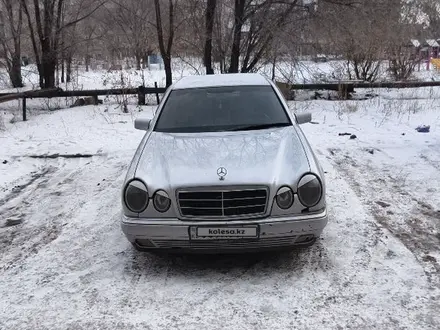 Mercedes-Benz E 230 1996 года за 2 500 000 тг. в Караганда – фото 4