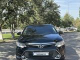 Toyota Camry 2015 года за 10 300 000 тг. в Семей – фото 2