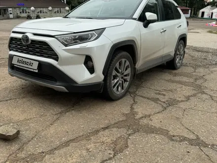 Toyota RAV4 2021 года за 20 000 000 тг. в Астана