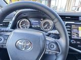 Toyota Camry 2021 годаүшін13 500 000 тг. в Уральск – фото 2