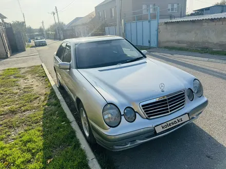 Mercedes-Benz E 320 1999 года за 3 400 000 тг. в Шымкент