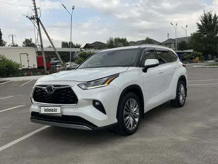 Toyota Highlander 2023 года за 28 000 000 тг. в Алматы – фото 10