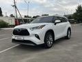 Toyota Highlander 2023 годаүшін28 000 000 тг. в Алматы – фото 2