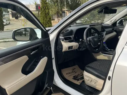 Toyota Highlander 2023 года за 28 000 000 тг. в Алматы – фото 28