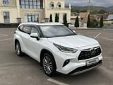 Toyota Highlander 2023 года за 28 000 000 тг. в Алматы – фото 3