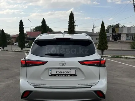 Toyota Highlander 2023 года за 28 000 000 тг. в Алматы – фото 8