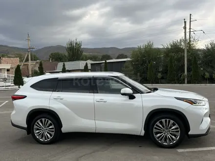 Toyota Highlander 2023 года за 28 000 000 тг. в Алматы – фото 9