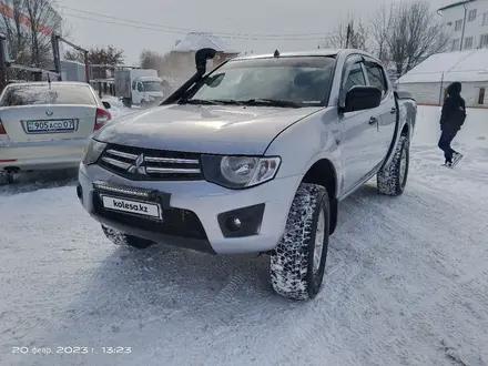 Mitsubishi L200 2012 года за 9 200 000 тг. в Уральск