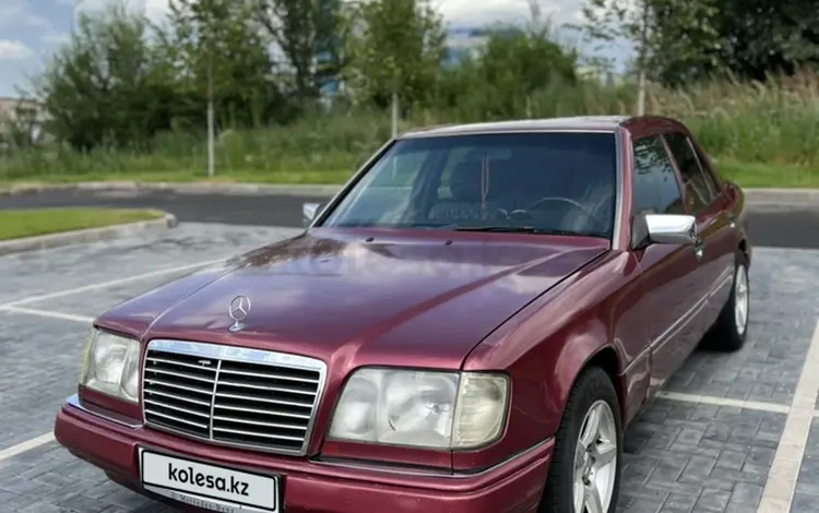 Mercedes-Benz E 220 1995 года за 2 500 000 тг. в Алматы