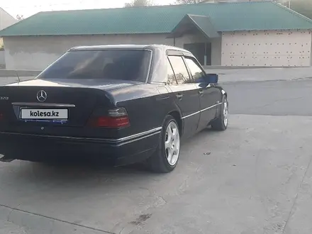 Mercedes-Benz E 320 1994 года за 2 800 000 тг. в Шардара – фото 8