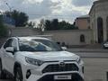 Toyota RAV4 2020 года за 14 000 000 тг. в Алматы