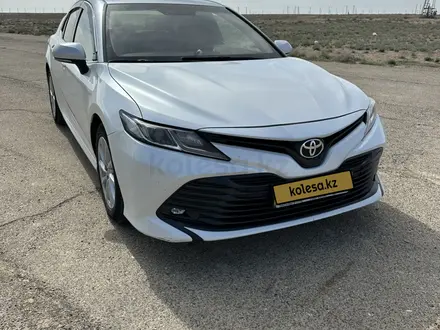 Toyota Camry 2019 года за 12 100 000 тг. в Актау