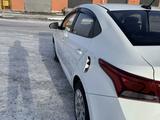 Hyundai Accent 2018 года за 6 800 000 тг. в Астана – фото 2