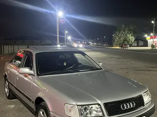 Audi 100