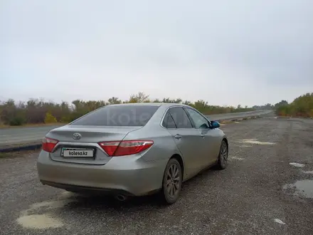 Toyota Camry 2014 года за 10 500 000 тг. в Аксай – фото 2