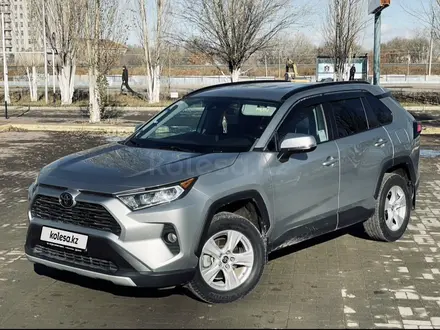 Toyota RAV4 2020 года за 14 600 000 тг. в Актобе