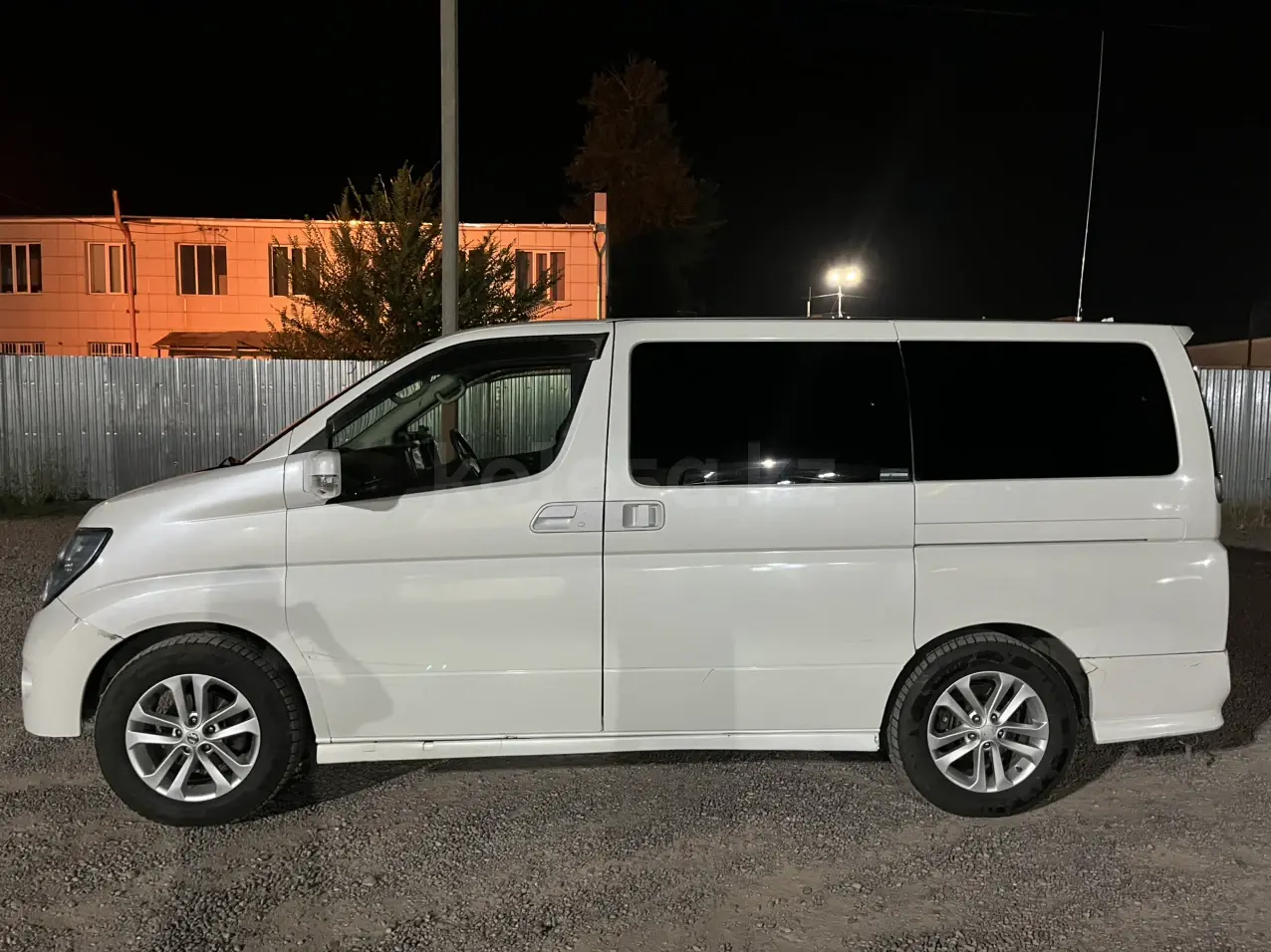 Nissan Elgrand, 2005
