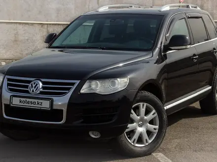 Volkswagen Touareg 2007 года за 6 900 000 тг. в Алматы – фото 3