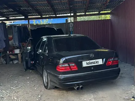 Mercedes-Benz E 230 1998 года за 3 500 000 тг. в Алматы – фото 2