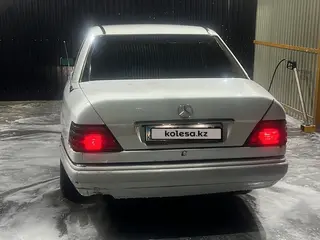 Mercedes-Benz E-Class, 1995