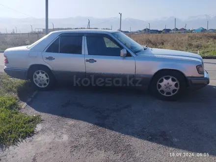 Mercedes-Benz E 220 1994 года за 2 200 000 тг. в Алматы