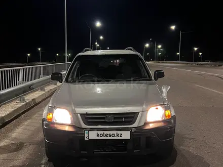 Honda CR-V 1996 года за 1 600 000 тг. в Алматы – фото 2
