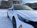 Hyundai Elantra 2023 года за 9 250 000 тг. в Усть-Каменогорск – фото 2