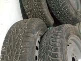 Колеса вместе с дисками за зимний резине два колеса р13 два р14 за 50 000 тг. в Уральск – фото 2