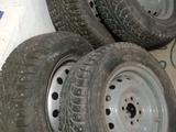 Колеса вместе с дисками за зимний резине два колеса р13 два р14 за 50 000 тг. в Уральск – фото 3