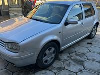 Volkswagen Golf 2001 годаүшін2 800 000 тг. в Тараз