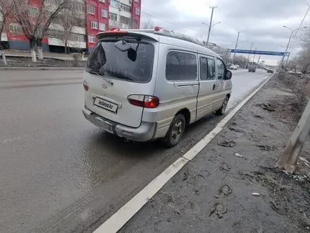 Hyundai Starex 2004 годаүшін2 000 000 тг. в Сатпаев – фото 2