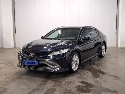 Toyota Camry 2019 года за 11 990 000 тг. в Астана
