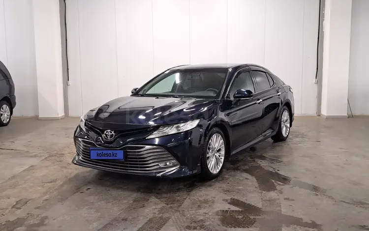 Toyota Camry 2019 года за 13 690 000 тг. в Астана