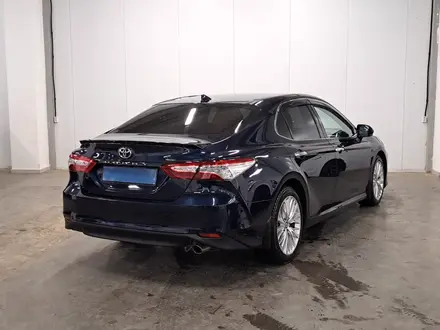 Toyota Camry 2019 года за 11 990 000 тг. в Астана – фото 5