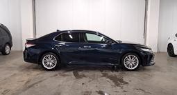 Toyota Camry 2019 года за 11 990 000 тг. в Астана – фото 4
