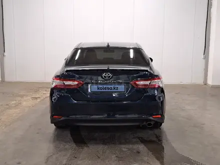 Toyota Camry 2019 года за 11 990 000 тг. в Астана – фото 6