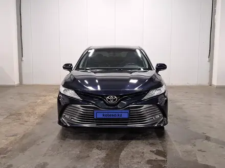 Toyota Camry 2019 года за 11 990 000 тг. в Астана – фото 2
