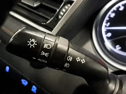 Toyota Camry 2019 года за 11 990 000 тг. в Астана – фото 17