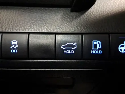 Toyota Camry 2019 года за 11 990 000 тг. в Астана – фото 20