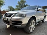 Volkswagen Touareg 2006 года за 6 300 000 тг. в Алматы