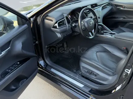 Toyota Camry 2018 года за 12 900 000 тг. в Павлодар – фото 20