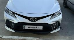 Toyota Camry 2021 года за 15 500 000 тг. в Актау – фото 5